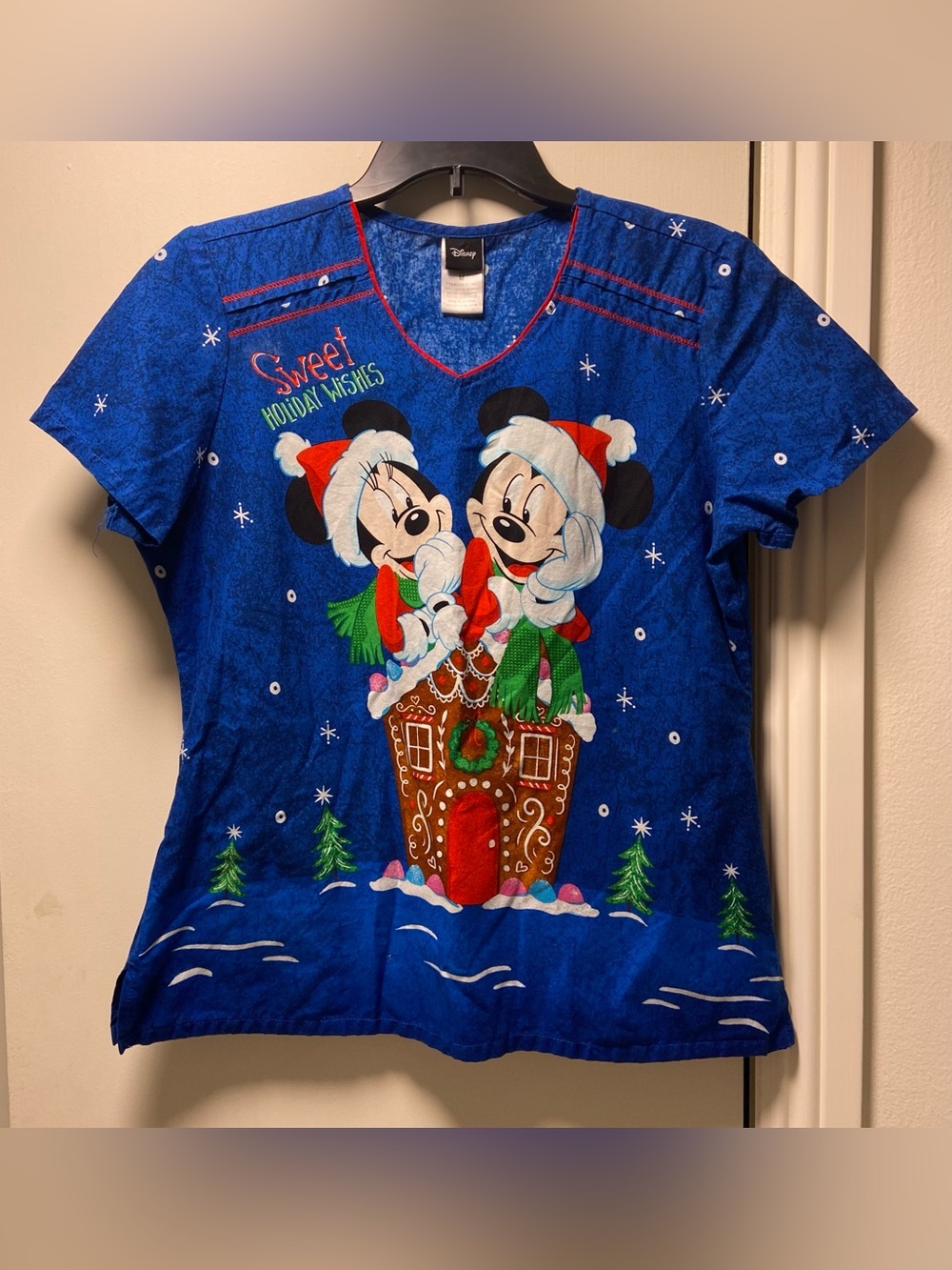 Disney Christmas Mickey & Minnie Sweet Holiday Wishes Scrub Top - Size M
